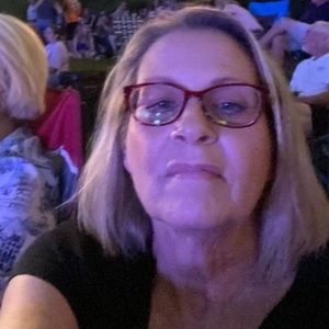 Meet your Posher, Debbi